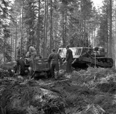 Vägbygge några mil norr om Storvik. Augusti 1950. Reportage för Gefle Dagblad och Norrlands-Posten.

