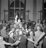 Gefle Jultomtar, julfest. 16 december 1951. Frk. Ljung,
Brändströmgatan 10, Gävle