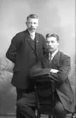 A. Berglund, Järvsta och sittande K. E. Wallin, Hemlingby
