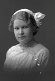 Greta Andersson, Bollnäs. Greta gifte sig senare med Gerhard Bengtsson och de bosatte sig i Arvika.