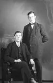 Wilhelm Nilsson och stående Axel Bergström, Kastet, Bomhus.