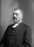 Nils Björkbäck. Levde mellan åren 1864-1931. Kyrkoherde i Järbo 1903-1922.
