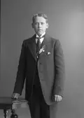 Helge Persson, Kastet 2, Bomhus
