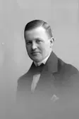 Järnhandlare E. Gällstedt, född 18 november 1890.
Föreståndare Eskilstunaboden, Gävle
