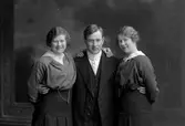Wilhelm Juhlin med Sissi och Siri Larsson, Järvsta
