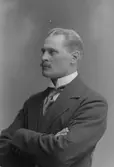 Exekutor Lars A Trogen, född 1888. Norra Slottsgatan 7, Gävle. Arbetade vid Exekutionsverket, Gävle. Källor: Adresskalendern för Gävle stad 1925 samt 1930. W. Lindeberg 