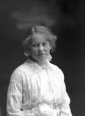 Nanna Lindkvist, Andra Tvärgatan 52, Gävle. / Lindfors
