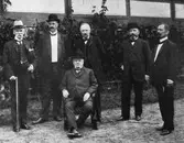 Henrik Göransson med agenter 1908.