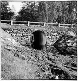 Häcklinge,
Ombyggda bron.