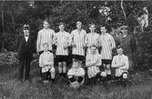 Hedesunda IF:s fotbollslag 1920:
Stående från vänster: Albert Skog, Lars Nordling, Gunnar Andersson, Wikström, Gunnar Skantz, August Strand, Lundin.
Knästående: Storm, Emil Jonasson, Johan Jonasson.
Sittande: Viktor Åkerman.