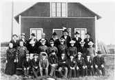 Godtemplarlokalen i Vinnersjö.
Medlemmar av Godtemplarlogen i Vinnersjö framför egen lokal på 1890-talet.
