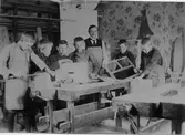 Gävle stads arbetsstuga för barn.
Slöjdlärare Einar Andersson. 1915-1919
Södra Kungsgatan 31
Maj 1918.