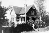 Hagaström,
Handlare Wahlunds (?) gård vid Hagaströmsvägen (nuv. ägare Persson gift med handlarens dotter).