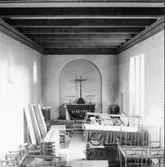 Kapelletrummet med altare. mm.