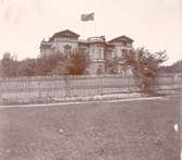 Villa Skansen. Byggd som privatbostad, sedermera navigationsskola och Kalmar läns museums kanslilokaler. Ombyggd till bostadsrättslägenher i slutet av 1980-talet.