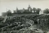 Utgrävningen i Slottsfjärden 1932-1934 med ledning av Harald Åkerlund, och bedrevs som AK-arbete.
Fyllmassorna användes för att bygga upp nuvarande Tjärhovet.
I den syrefattiga leran hade det organiskt materialet bevarats väl, varför man förutom keramik även fann ett flertal fartyg samt smärre fynd som handskar och
skor.