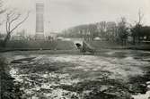 Utgrävningen i Slottsfjärden 1932-1934 med ledning av Harald Åkerlund, och bedrevs som AK-arbete.
Fyllmassorna användes för att bygga upp nuvarande Tjärhovet.
I den syrefattiga leran hade det organiskt materialet bevarats väl, varför man förutom keramik även fann ett flertal fartyg samt smärre fynd som handskar och skor.

Fyllmassorna användes för att bygga upp nuvarande Tjärhovet.
I den Syrefattiga leran hade det organiskt materialet bevarats väl.
Varför man förutom keramik även fann ett flertal fartyg samt smärre fynd som handskar och
skor.