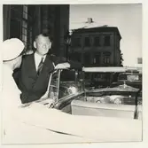 Den danska kungafamiljen efter ett besök i Kalmar domkyrka.