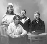 Fru Hellström och barnen, Vall, Kungsbäck, Gävle