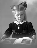 Fru Bojan Kindbergs systerdotter Ingeborg Olsson.

