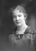 Helga Groth, Linnévägen 6, Gävle