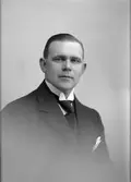 Erik Börjesson. Jacob Wennbergs Järnhandel. (Sedermera egen järnhandlare)
