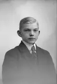 Nils Hålldin. Jacob Wennbergs järnaffär