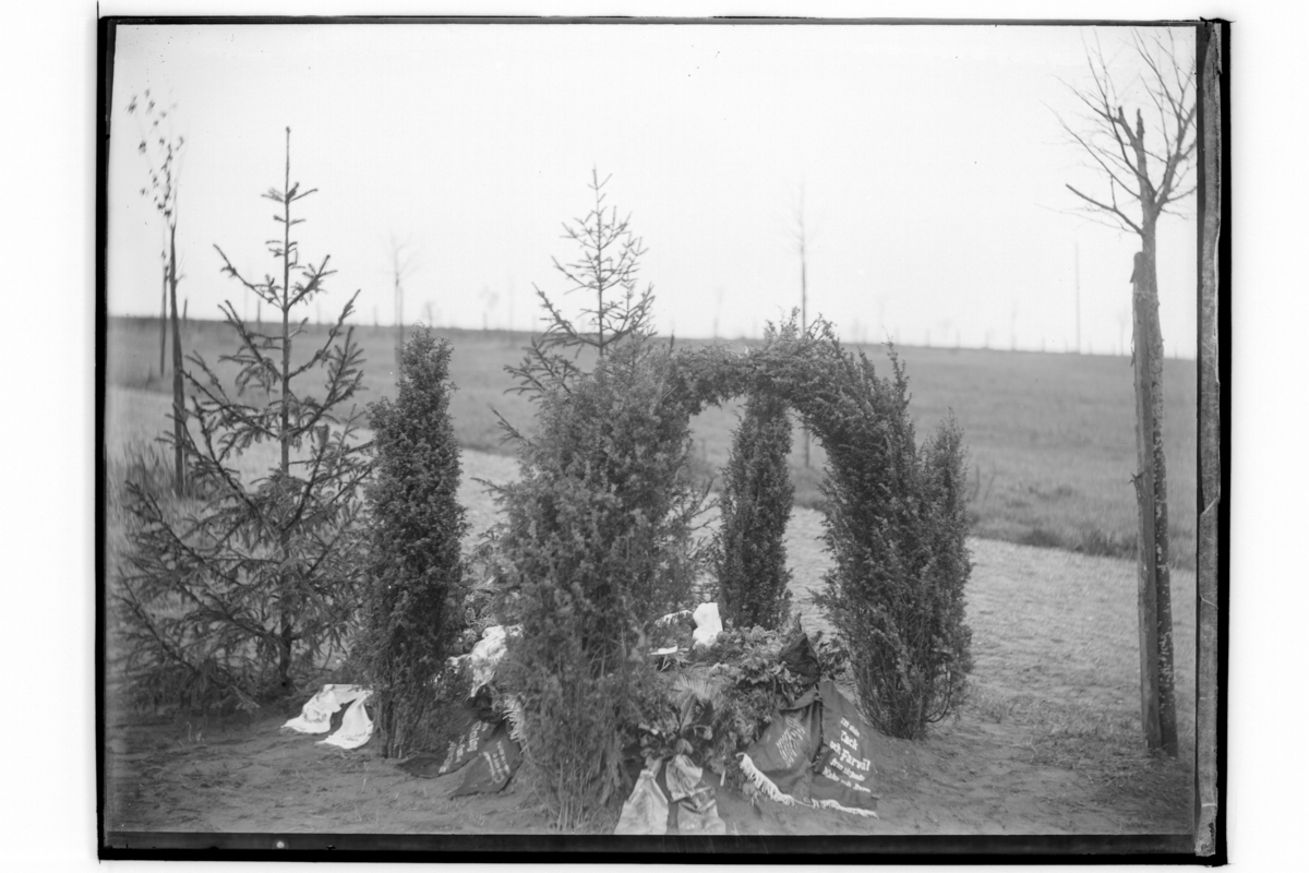 Samuel Lindskog, Grave site. Builder Oskar Carlsson, Strömmersmästare 15, Örebro.