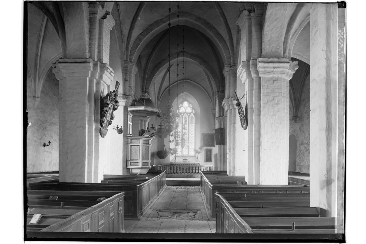Samuel Lindskog, Sköllersta church, interior.