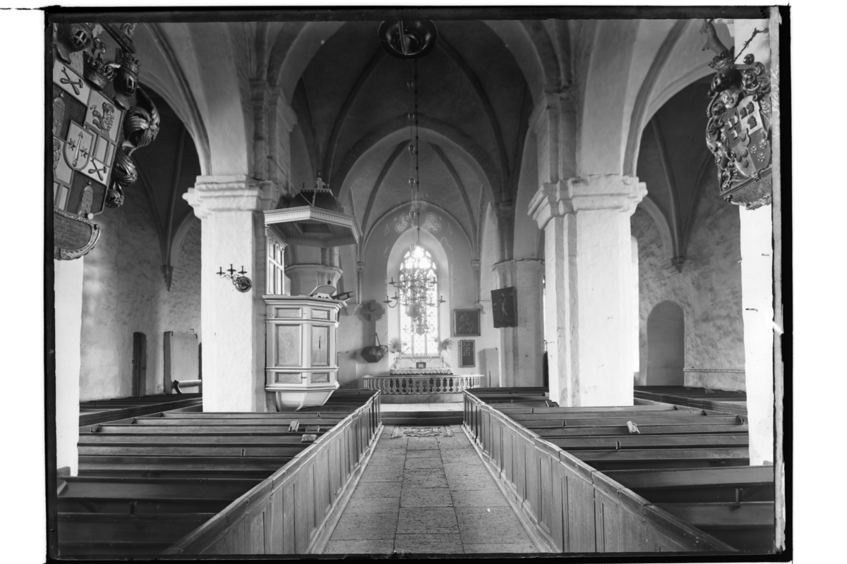 Samuel Lindskog, Sköllersta kyrka, interiör av kyrkorummet. Beställningsnr. SK-111.