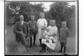 Familj 6 personer.Fru Marie Carlsson