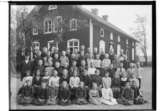 Glanshammars skola, en och en halvplans skolbyggnad, 54 skolbarn med skollärare Gottfrid Pettersson.