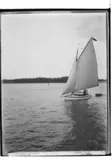 Segelsällskapet Hjälmaren.
Axéns segelbåt 'Ninni'.