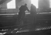 Ekensbergs varv 1970; varvsarbetare i stora plåthallen