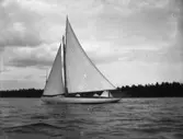 Segelbåt.