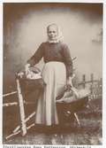 Försäljerskan Anna Pettersson, Hästmahult. Hon reste omkring i hela landet och sålde träslöjd från Gullabo och Torsås c:a1900-1930.