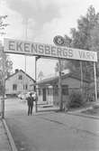 Ekensbergs varv 1970; ingången vid Ekensbergsvägen, i bakgrunden smedjan