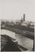 Beckholmsvarvets dockor 1920-talet; i östra dockan lastfartyg