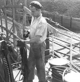 Gävlesjömannen Åke Thoor, född 1928, fotograferad när han var matros på S/S Idkerberg. Foto i maj 1951.
