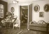 Ineriör av Fru Anna Billing- Ohlssons hem. Lägenheten dispioneras nu av Kapp-Ahl.