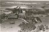 Fliseryds gård. Herrgård med ekonomibyggnader, Emån och åkermark.