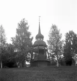 På andra sidan Gavleån ligger Hälsinge Regemente. I 14. Kungsbäck. Augusti 1944. Klockstapeln invigd 1916
