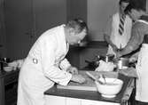 Matlagningskurs för män. Reportage för Arbetarbladet. Augusti 1944
