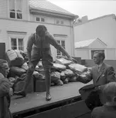 Klädinsamling för finska flyktingar. November 1944

