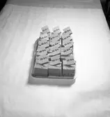 Konsum Alfa Varuhuset. Charkuteri. Uppläggningar på fat. December 1944



