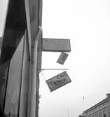 Reportage för Gefle Dagblad. Blåsväder. Centrum Café. Foto Ateljé. L. Backman. Östlings Eftr. Framkallningskopiering. År 1936
