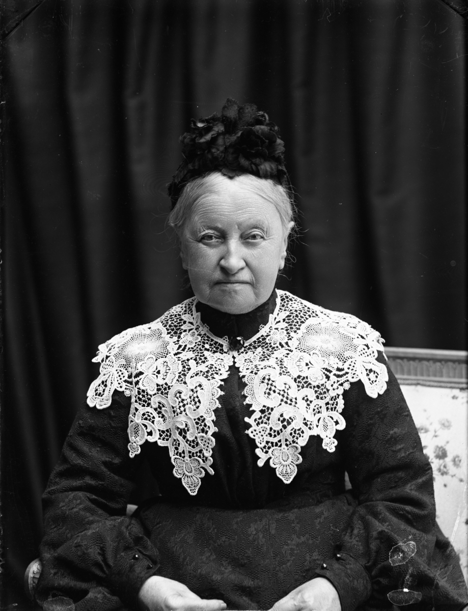 Calla Helena Sundbeck, Friherrinnan Hilda Hjertström