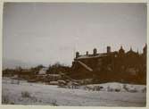 Blockmakare Thernströms hus (baksidan) som stod tvärs över Västra Sjögatan. Bilden tagen 1895.