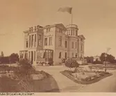 Villa Skansen i Kalmar. Bankdirektör Roosvals hus, uppfört till hans 50-årsdag. Villan lämnades vid Roosvals konkurs omkring 1886.