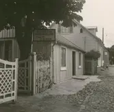 Vy från Borgholm. 

Text på skylten:

